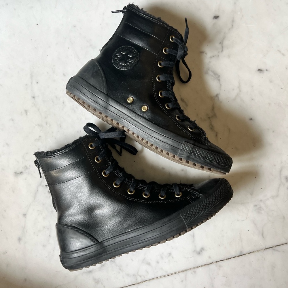 Converse Black Leather Lined Hightops Sneakers